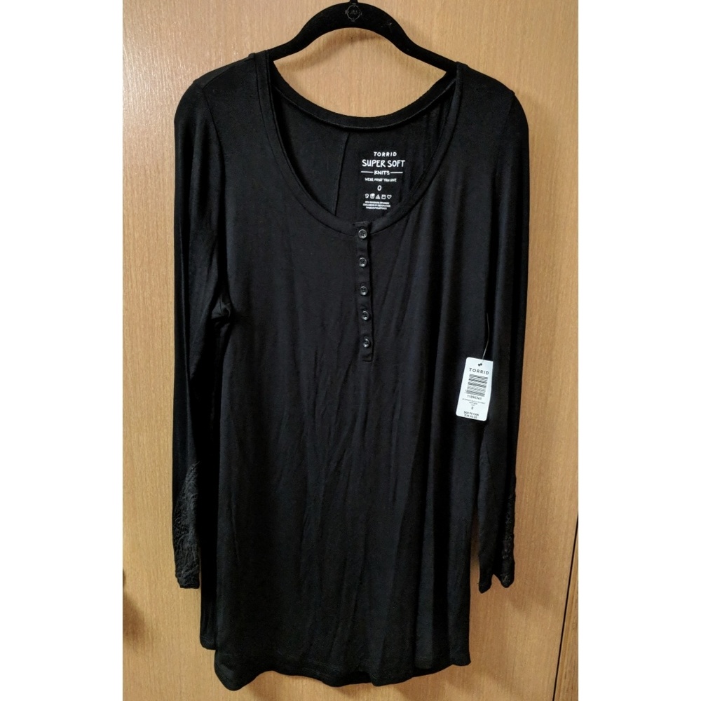 Torrid Black Super Soft Crochet Lace Sleeve Henley